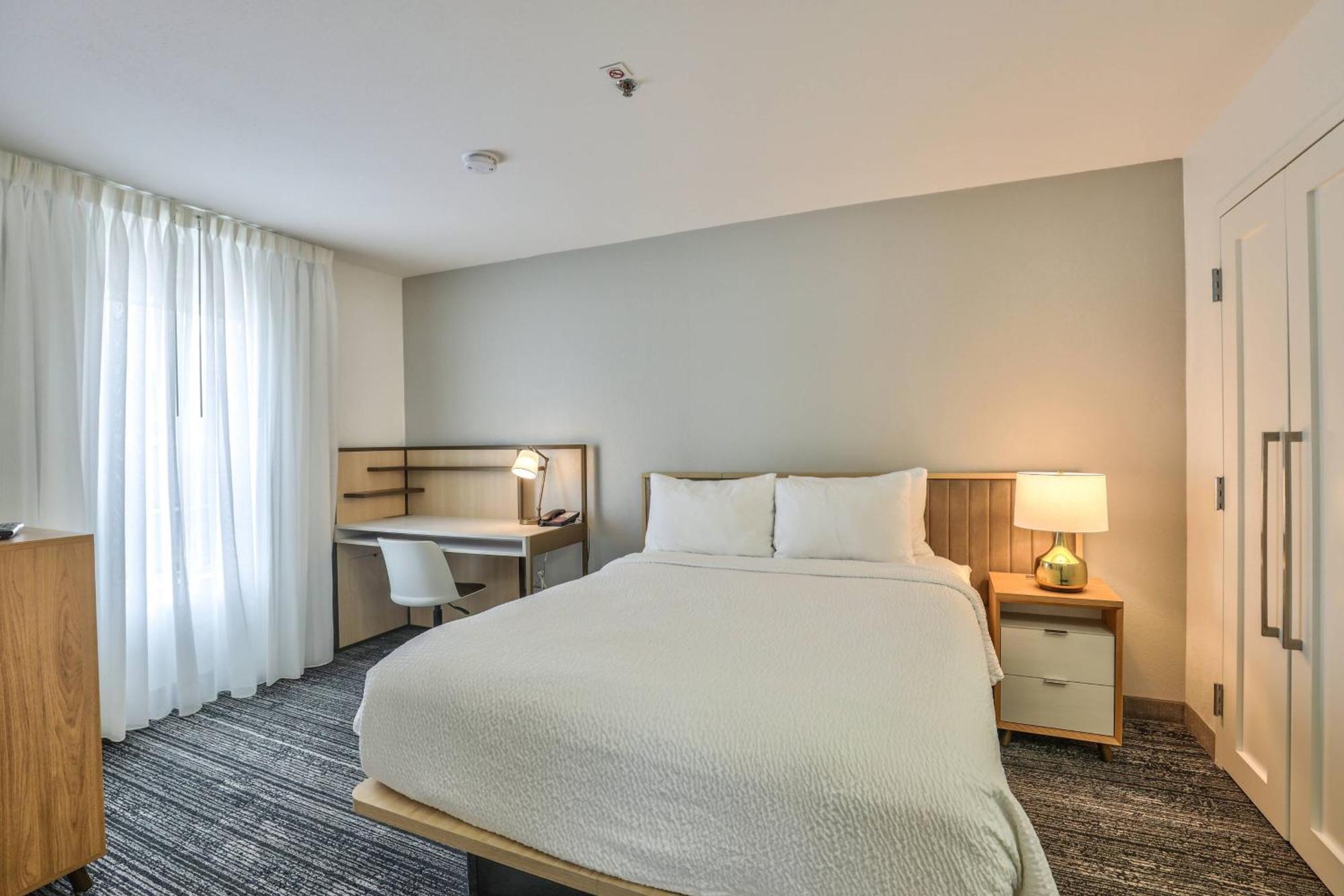 Alluxsuites At 1876, Ascend Hotel Collection Tallahassee Exteriér fotografie