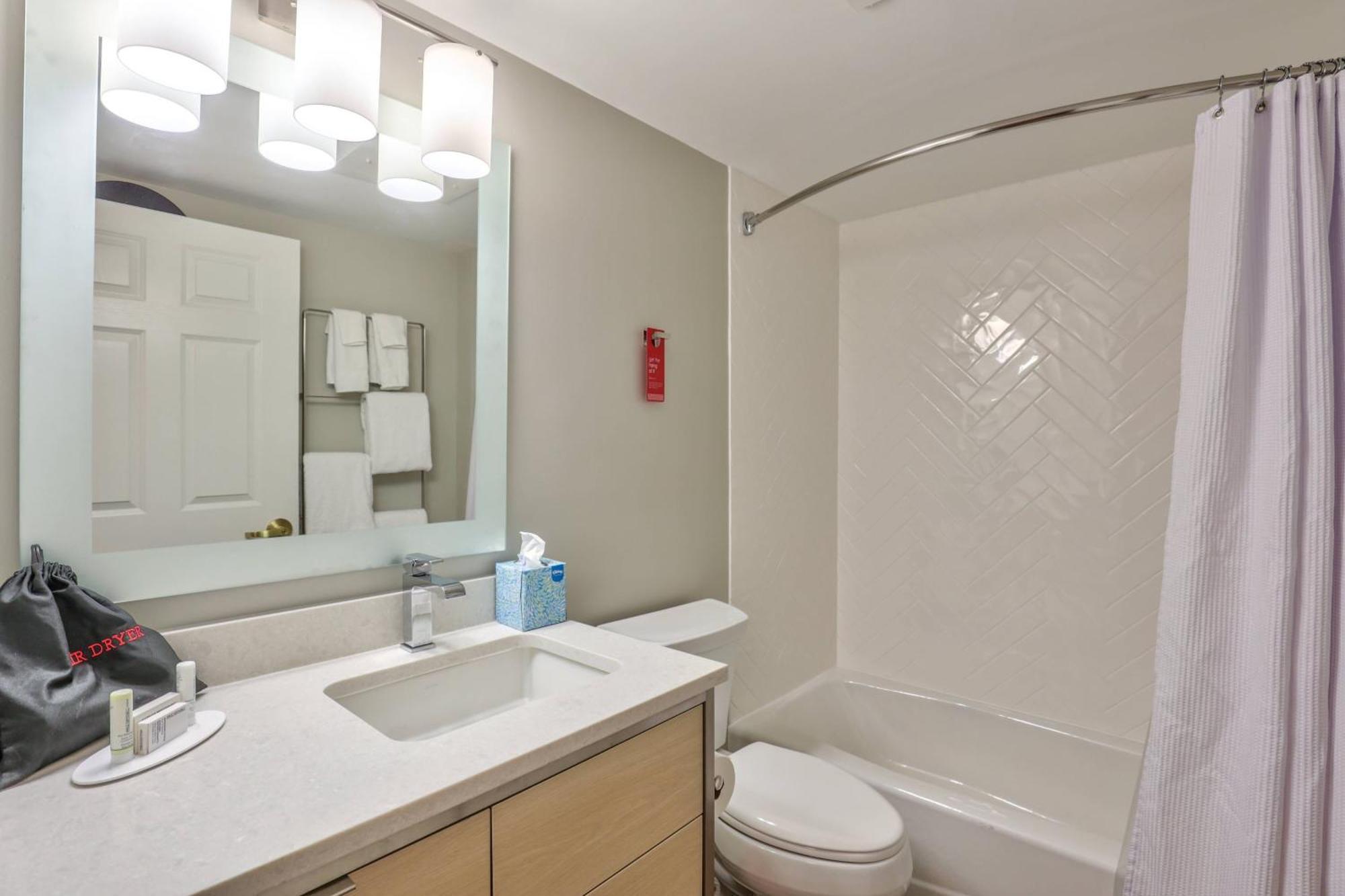 Alluxsuites At 1876, Ascend Hotel Collection Tallahassee Exteriér fotografie