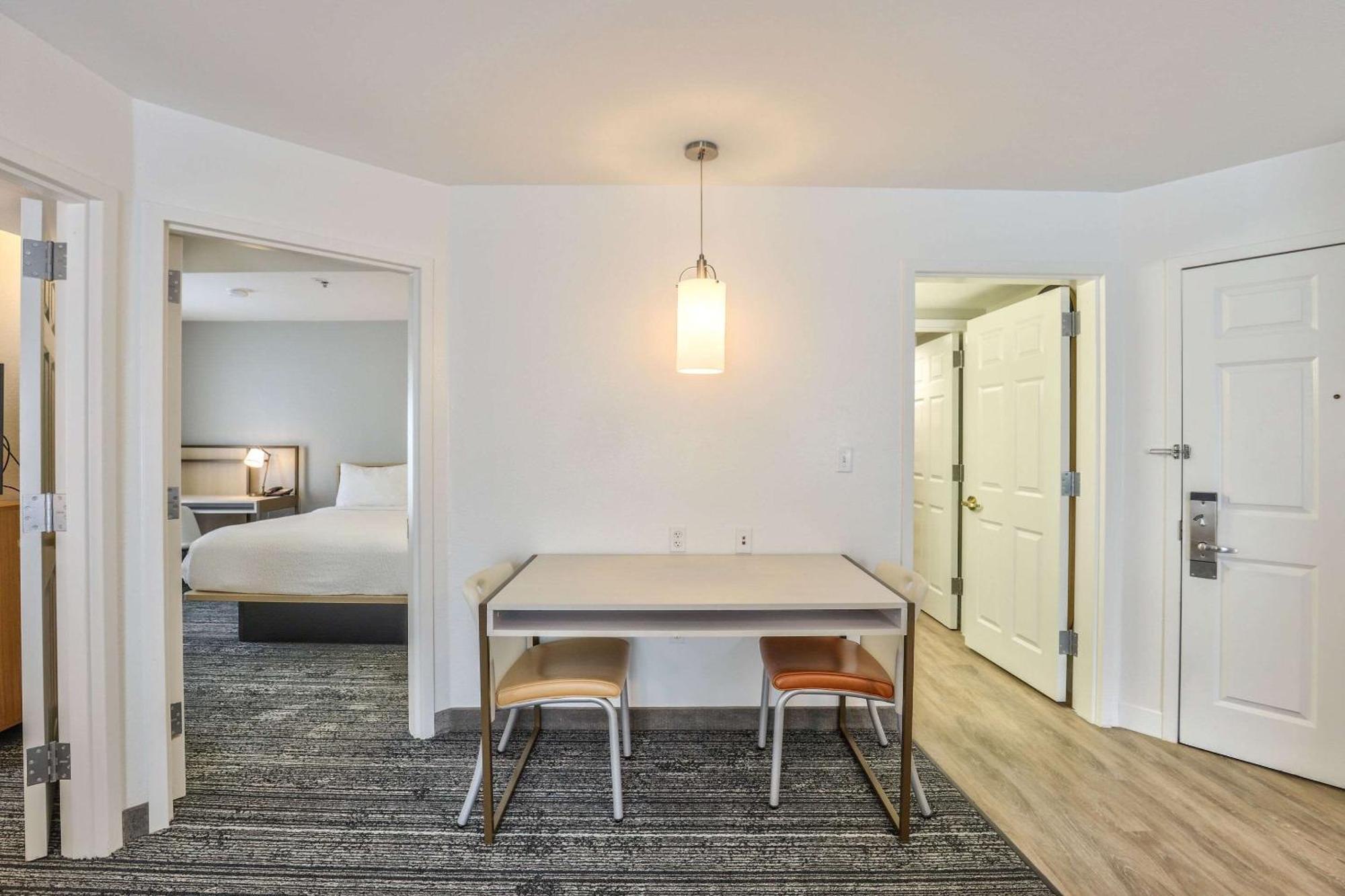 Alluxsuites At 1876, Ascend Hotel Collection Tallahassee Exteriér fotografie